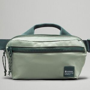 LILULEMON ALL DAY ESSENTIALS BELT BAG FANNY SADDLE Eucalyptus Grey green nwt